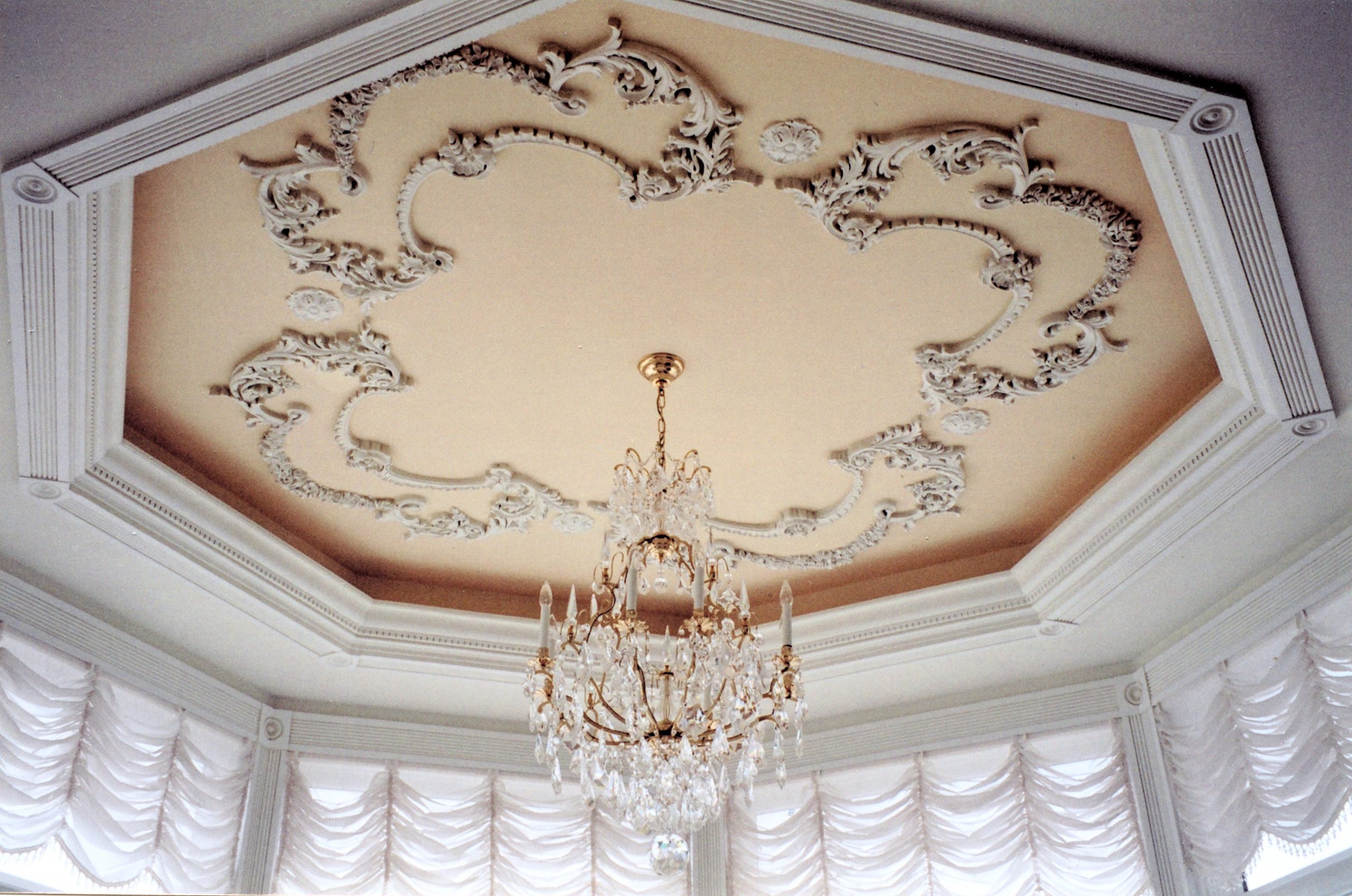 Cleaning decorative mouldings